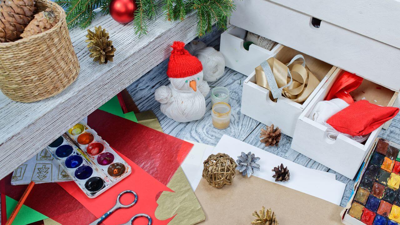 39 Easy Christmas Crafts To Sell This Year